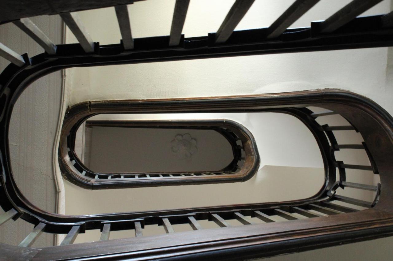 La Suite Du Peintre Oloron-Sainte-Marie Exteriör bild